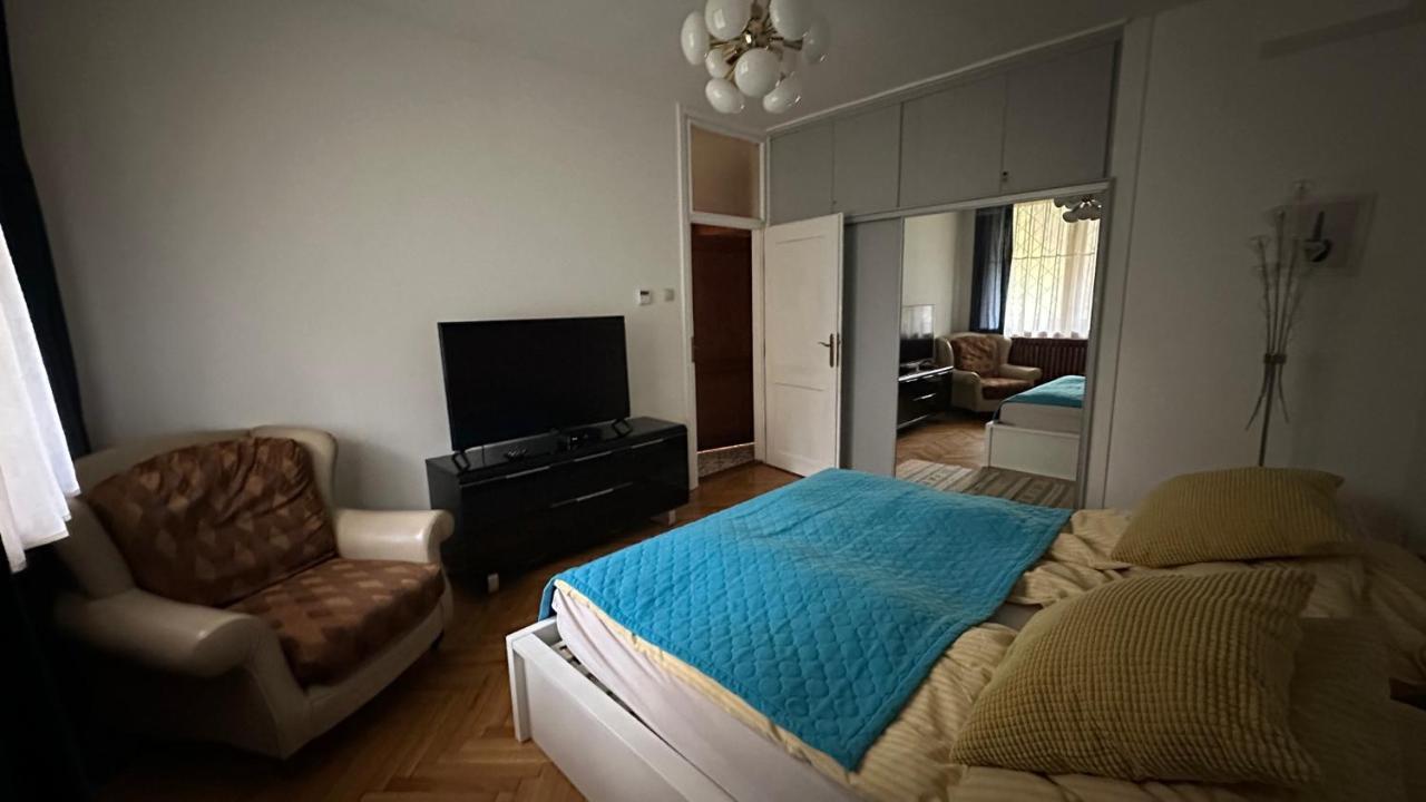 Cosy apartman in green Buda Boedapest Buitenkant foto